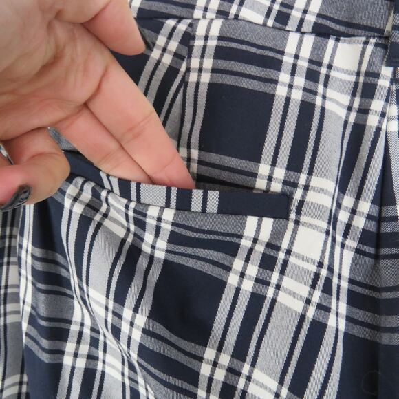 Ann Taylor Cotton Cropped Navy and White Gingham Plaid Straight Leg Pants Size 6 - Picture 5 of 8